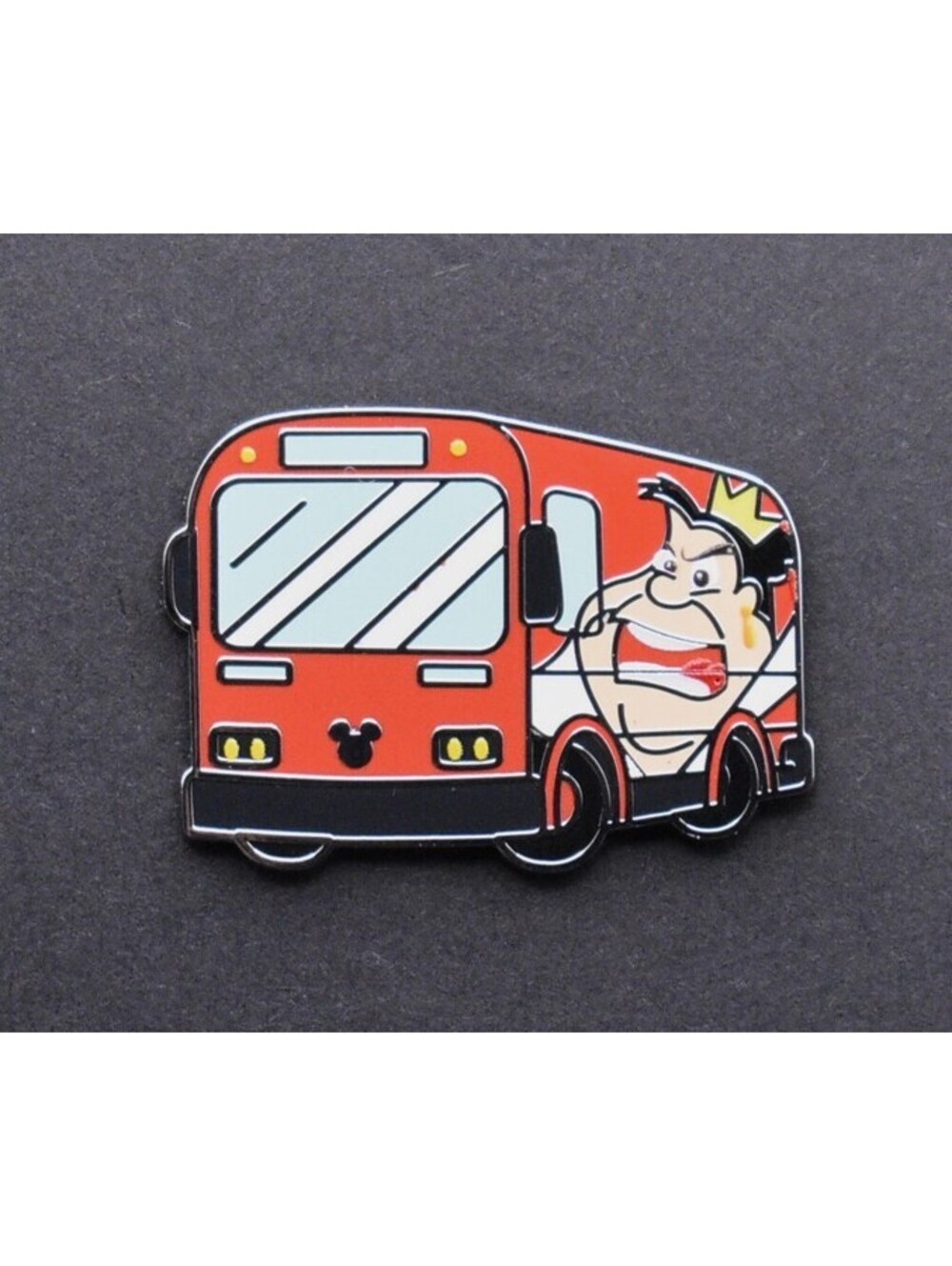 Disney DLR Queen Of Hearts Buses Hidden Mickey 2026 Wave A Series 4 Pin (C6)